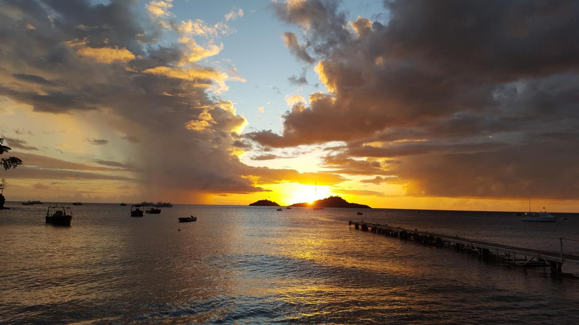 Vacances Bien Etre Guadeloupe Bouillante Exterior photo